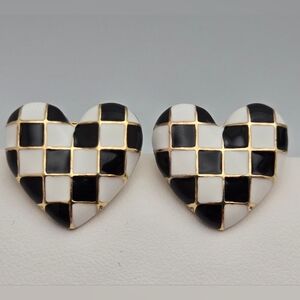 ✨2/$10✨ Black & White Checkerboard Heart Stud Earrings Excellent Condition